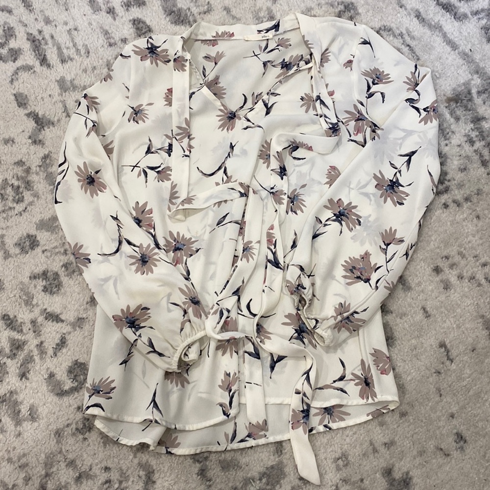jella c. Floral Blouse